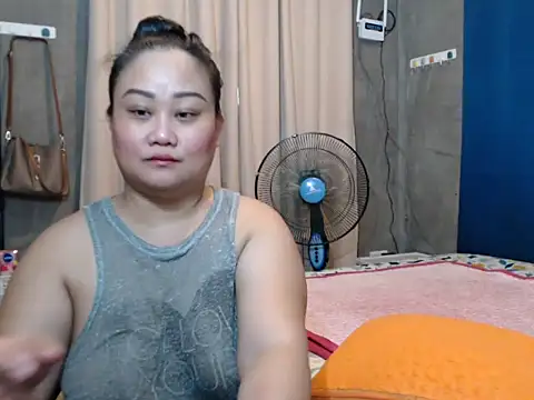 Snapshot of jengrey chatting on October 2025 02:12:01 AM jengrey online show from October 2025 02:12:01 AM