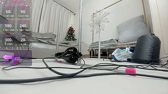 fox-yiyi online show from December 2025 12:01:01 PM