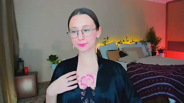 YourLovellyStory online show from January 2026 07:11:01 PM