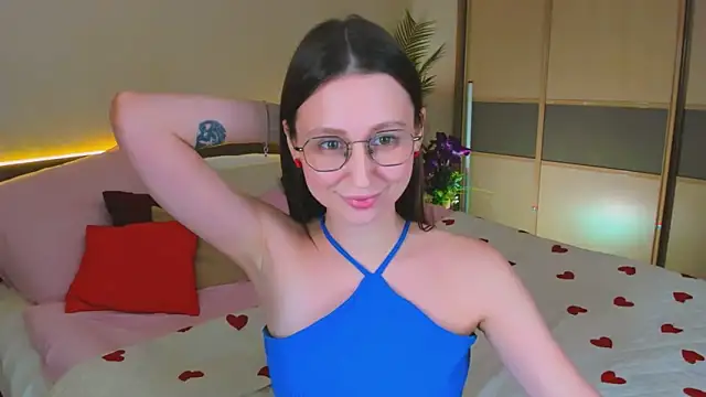 YourLovellyStory online show from March 2026 02:00:02 PM