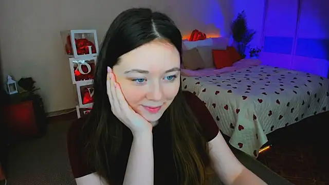 AlluringLookk online show from February 2026 04:13:02 PM