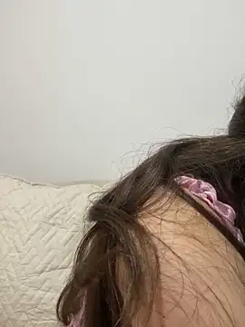 Snapshot of Emilyybennet_ chatting on May 2026 03:03:02 AM Emilyybennet online show from May 2026 03:03:02 AM
