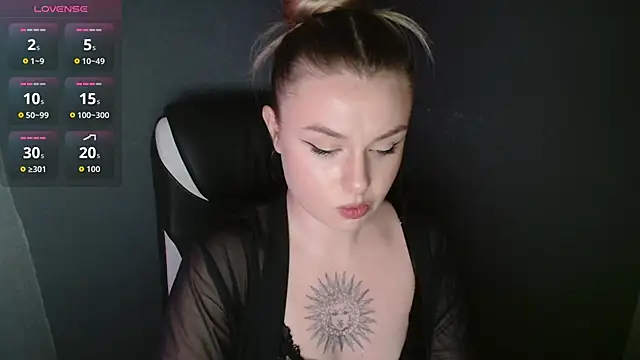 Snapshot of AngelicaHollywood chatting on November 2025 08:30:01 PM AngelicaHollywood online show from November 2025 08:30:01 PM