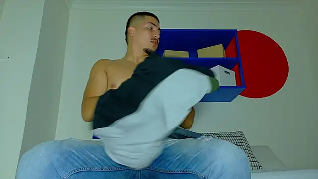 MrFox   online show from October 2025 02:39:02 PM