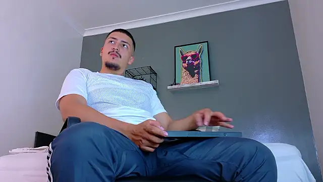 MrFox   online show from March 2026 06:01:01 PM