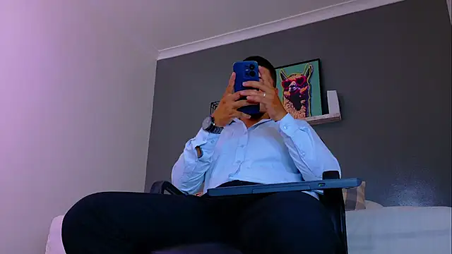 Snapshot of MrFox__ chatting on May 2026 08:18:02 PM MrFox online show from May 2026 08:18:02 PM