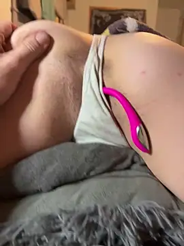 Snapshot of heycutie18 chatting on October 2025 11:45:02 PM heycutie18 online show from October 2025 11:45:02 PM