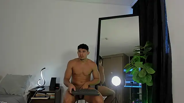 Snapshot of austin_spears_ chatting on October 2025 09:13:02 PM austin spears online show from October 2025 09:13:02 PM