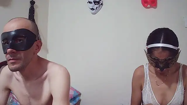 Snapshot of coplehot27 chatting on November 2025 03:03:02 PM coplehot27 online show from November 2025 03:03:02 PM