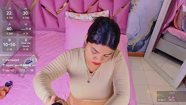 Snapshot of curvybrunnett chatting on November 2025 02:58:01 AM curvybrunnett online show from November 2025 02:58:01 AM