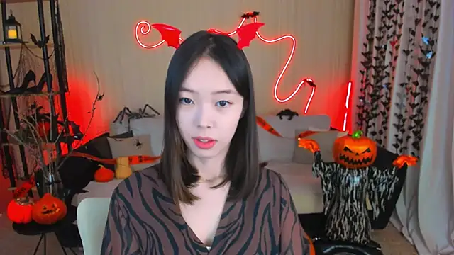 Snapshot of SoulHarmoonyy chatting on October 2025 07:08:01 PM SoulHarmoonyy online show from October 2025 07:08:01 PM