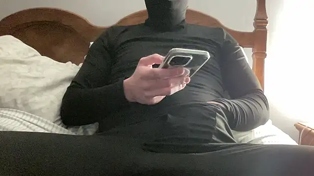 Snapshot of UncutMagic chatting on January 2026 02:50:02 AM UncutMagic online show from January 2026 02:50:02 AM