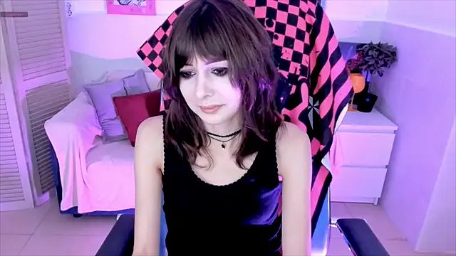 Snapshot of CrystallBloom chatting on October 2025 01:36:02 AM CrystallBloom online show from October 2025 01:36:02 AM