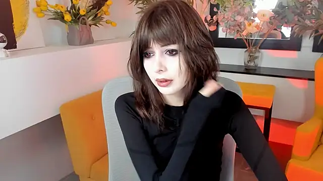 Snapshot of CrystallBloom chatting on October 2025 04:24:01 AM CrystallBloom online show from October 2025 04:24:01 AM