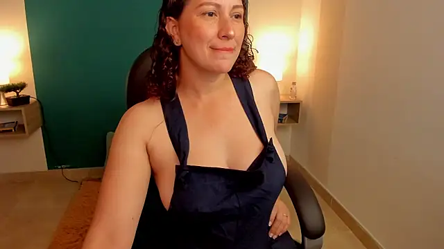 Mely Ellis online show from September 2025 05:50:01 PM