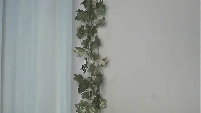 angelainparis28 online show from November 2025 07:13:02 PM