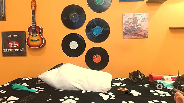 meisevil77 online show from October 2025 03:04:01 AM