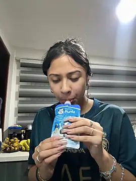 lynn9000 online show from November 2025 04:56:02 AM