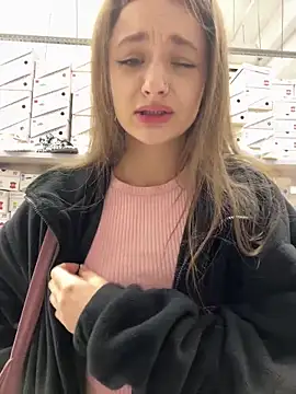 Snapshot of KittyQueeny chatting on September 2025 09:19:02 AM KittyQueeny online show from September 2025 09:19:02 AM