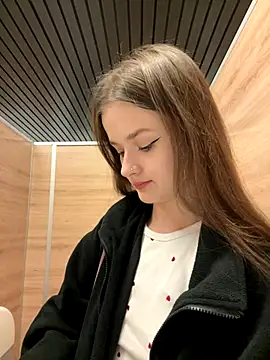 Snapshot of KittyQueeny chatting on September 2025 02:17:01 PM KittyQueeny online show from September 2025 02:17:01 PM