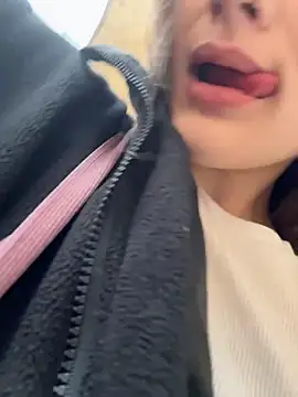 Snapshot of KittyQueeny chatting on October 2025 01:09:01 PM KittyQueeny online show from October 2025 01:09:01 PM