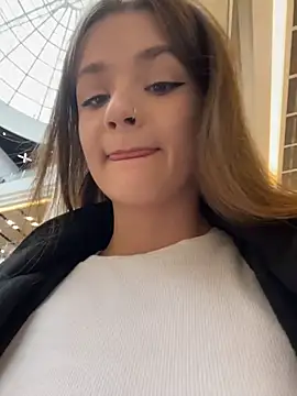 Snapshot of KittyQueeny chatting on October 2025 09:20:01 AM KittyQueeny online show from October 2025 09:20:01 AM