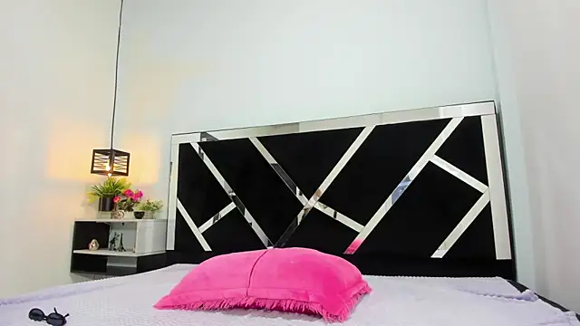 iisabella noa online show from January 2026 12:54:02 PM