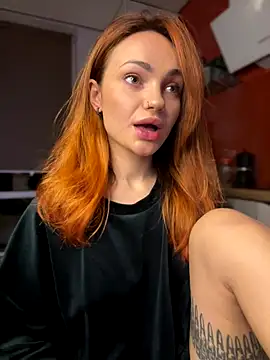 SaraLow online show from October 2025 01:03:01 AM