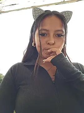 LunaHot 777 online show from November 2025 06:18:02 PM