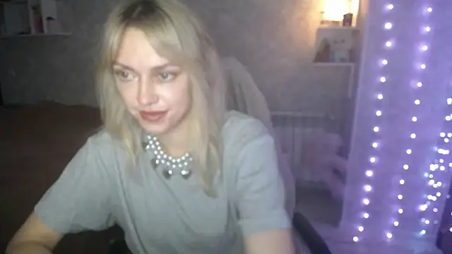 Snapshot of NickyAdamidi chatting on November 2025 04:51:01 PM NickyAdamidi online show from November 2025 04:51:01 PM