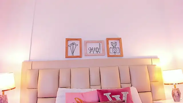 HarleyQueen666 online show from November 2025 11:25:01 AM