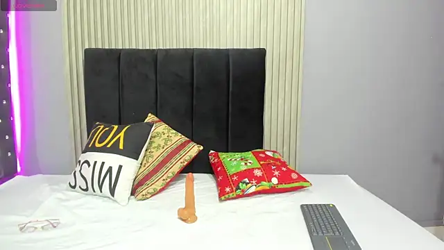 Snapshot of Sex_samantha chatting on December 2025 01:04:02 PM Sex samantha online show from December 2025 01:04:02 PM