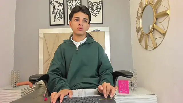 Snapshot of owen__johnson chatting on October 2025 12:12:02 PM owen johnson online show from October 2025 12:12:02 PM