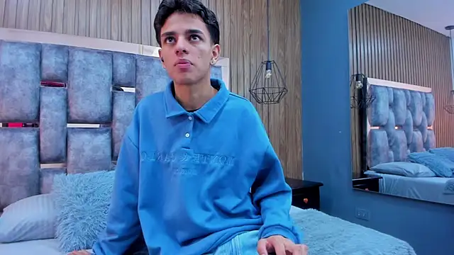 Snapshot of owen__johnson chatting on November 2025 11:47:02 AM owen johnson online show from November 2025 11:47:02 AM