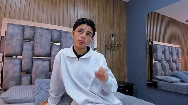 Snapshot of owen__johnson chatting on December 2025 11:41:02 AM owen johnson online show from December 2025 11:41:02 AM