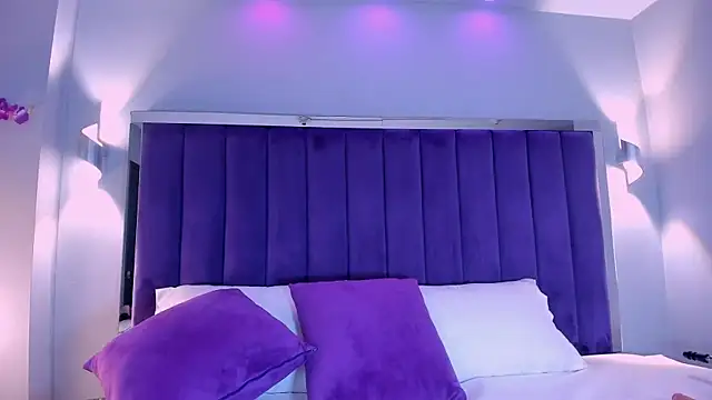 mia everly online show from March 2026 12:50:01 AM