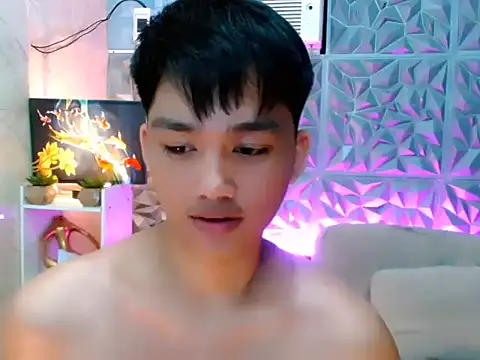 Snapshot of Mister_officer69 chatting on June 2026 01:14:01 PM Mister officer69 online show from June 2026 01:14:01 PM