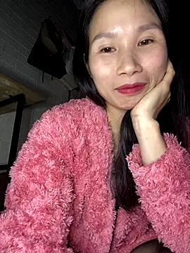 Snapshot of MinHiNi chatting on December 2025 04:01:02 PM MinHiNi online show from December 2025 04:01:02 PM