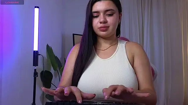 Snapshot of courtneyk_ chatting on October 2025 02:51:02 PM courtneyk online show from October 2025 02:51:02 PM