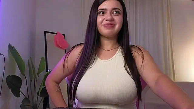 Snapshot of courtneyk_ chatting on October 2025 02:18:02 PM courtneyk online show from October 2025 02:18:02 PM