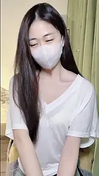 Snapshot of Ninii-b chatting on November 2025 02:28:02 PM Ninii-b online show from November 2025 02:28:02 PM