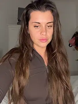 Snapshot of AlitaNova chatting on November 2025 09:42:02 PM AlitaNova online show from November 2025 09:42:02 PM