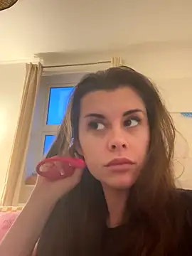 Snapshot of AlitaNova chatting on November 2025 07:30:02 AM AlitaNova online show from November 2025 07:30:02 AM