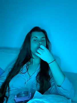 Snapshot of AlitaNova chatting on December 2025 09:21:02 PM AlitaNova online show from December 2025 09:21:02 PM