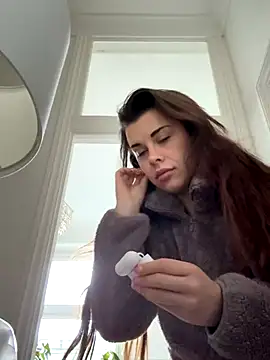 Snapshot of AlitaNova chatting on December 2025 08:34:01 AM AlitaNova online show from December 2025 08:34:01 AM