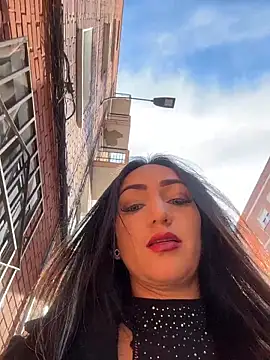 Ninabigtitied online show from November 2025 02:05:02 PM