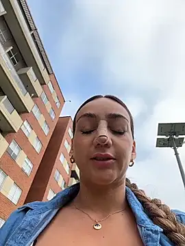 Ninabigtitied online show from April 2026 12:22:01 PM