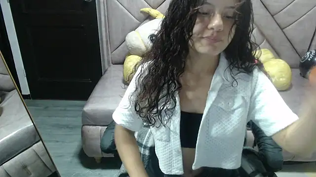 Velvet Moon V online show from October 2025 01:18:02 PM