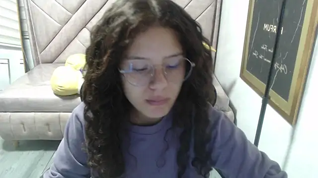 Velvet Moon V online show from November 2025 01:11:01 PM