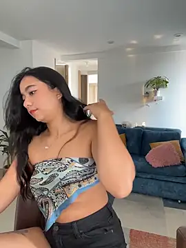 Snapshot of Lily_June chatting on October 2025 01:34:01 PM Lily June online show from October 2025 01:34:01 PM